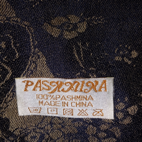 3 colored Paxaina scarf - Picture 5 of 5